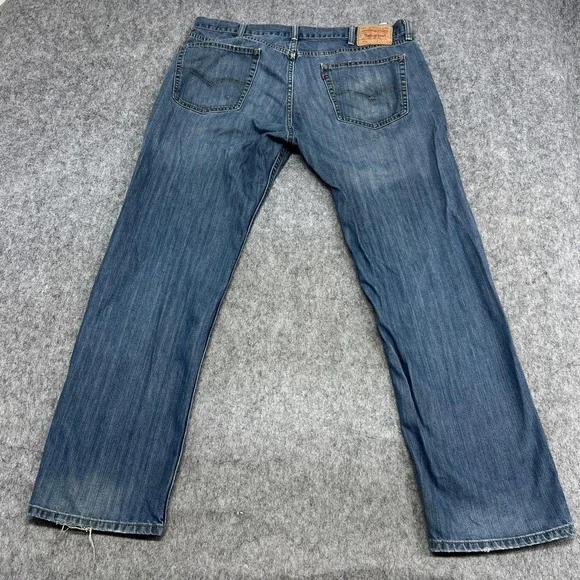 Levis 559 Jeans Mens 38x32 Blue Medium Wash Relaxed Fit Straight Leg Denim Pants - Picture 2 of 16